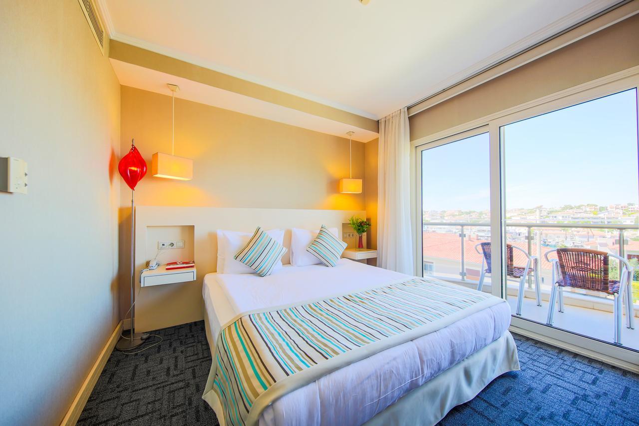 Sisus Hotel Çeşme Exteriör bild