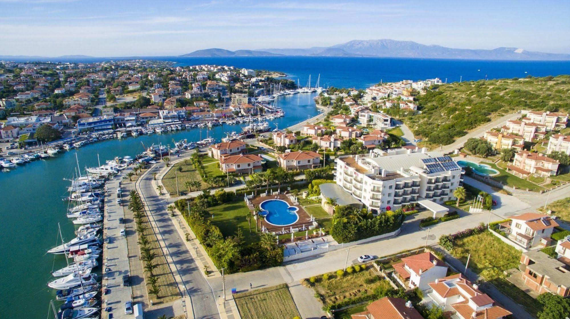 Sisus Hotel Çeşme Exteriör bild